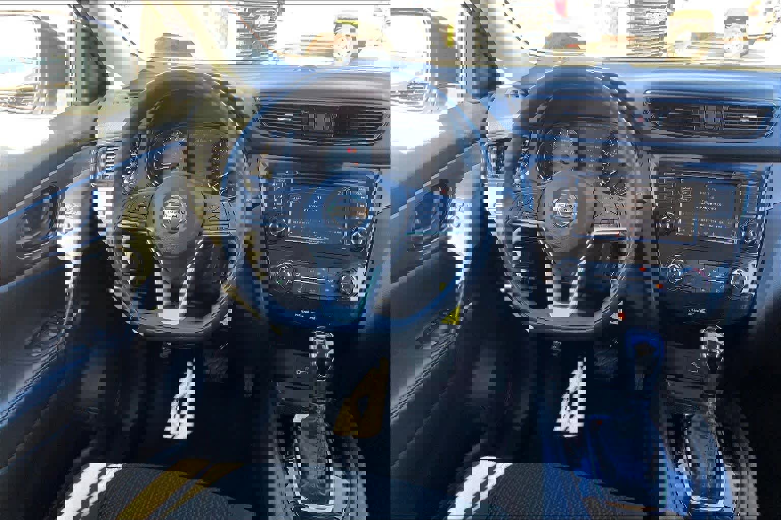 Used 2022 Nissan Rogue Sport S image 5