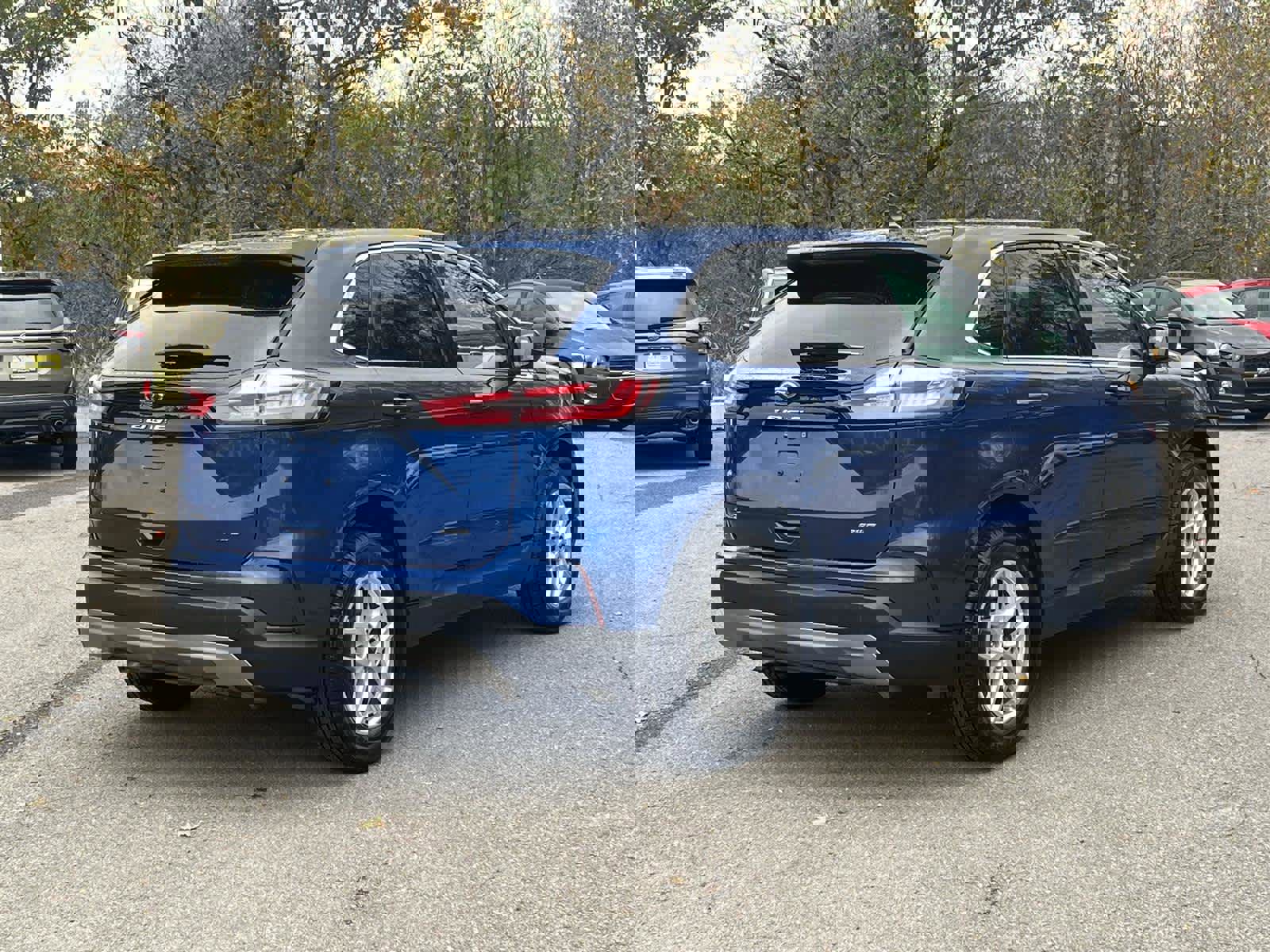 Used 2023 Ford Edge SEL image 5