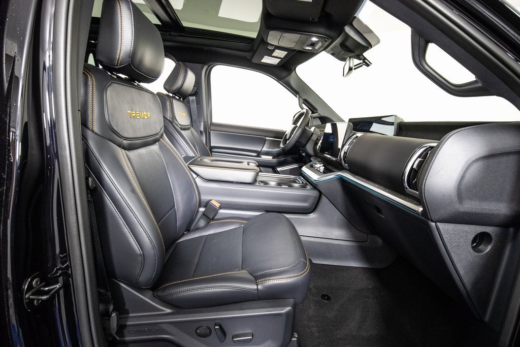 Used 2025 Ford Expedition Tremor image 10