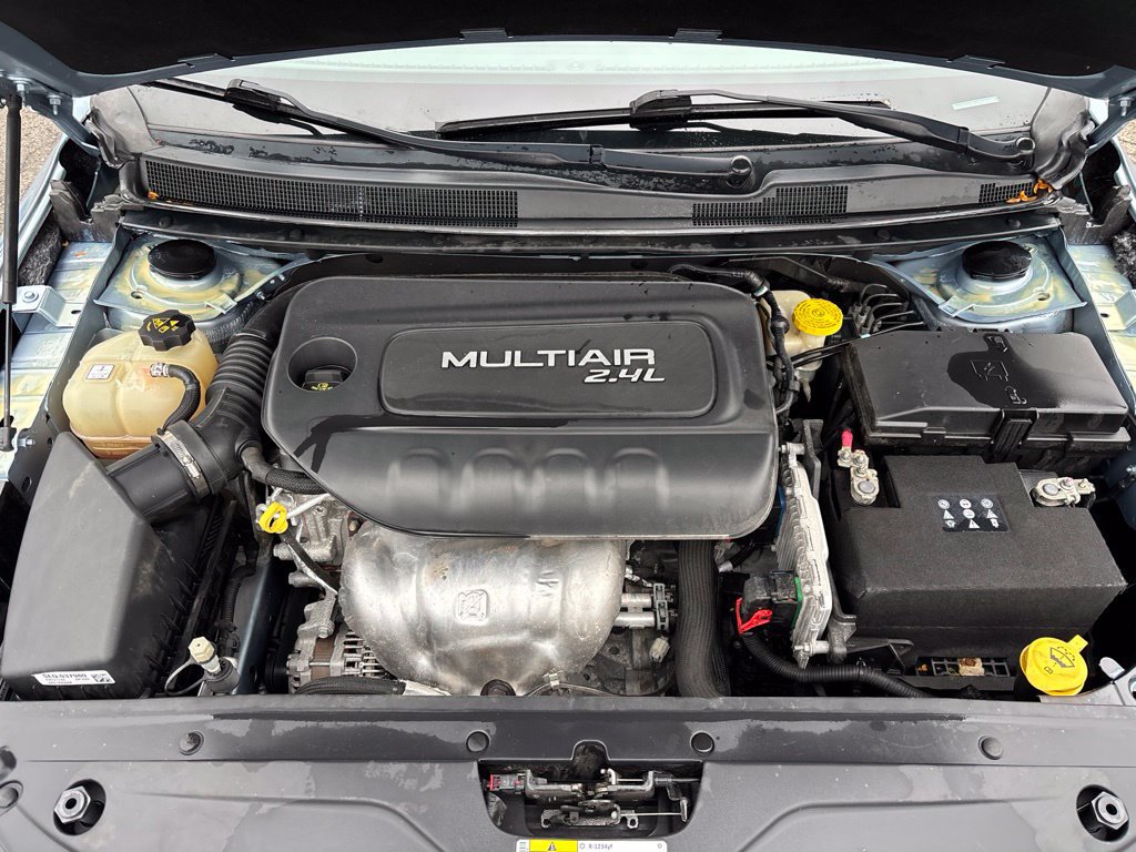 Used 2015 Chrysler 200 Limited w/ Convenience Group FWD image 11