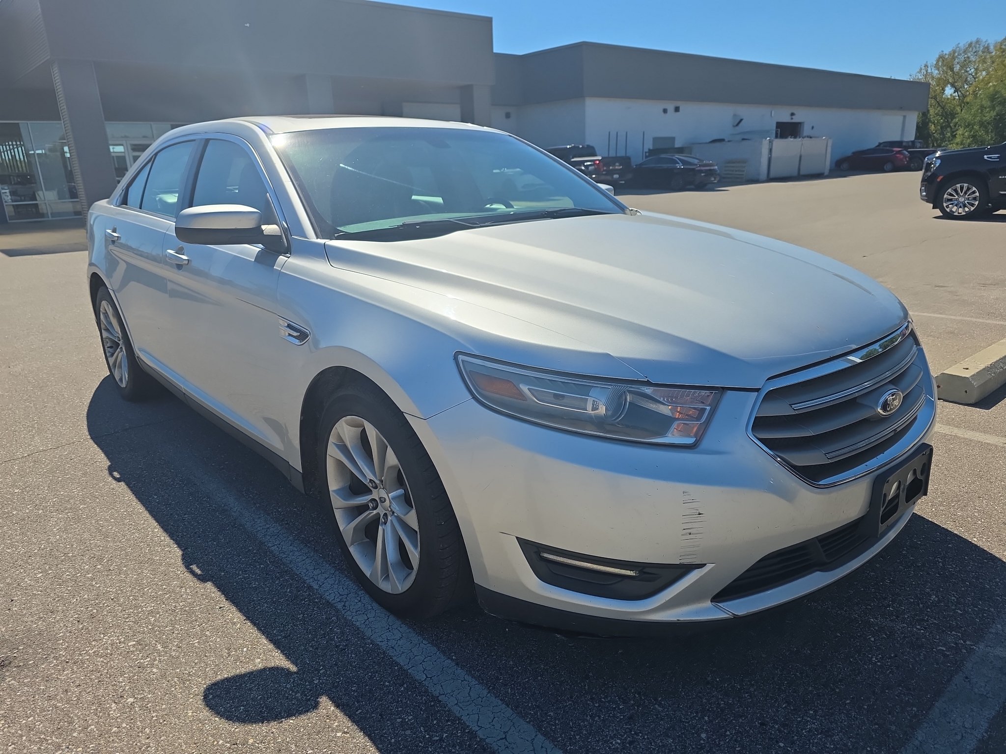 Used 2013 Ford Taurus SEL FWD image 1