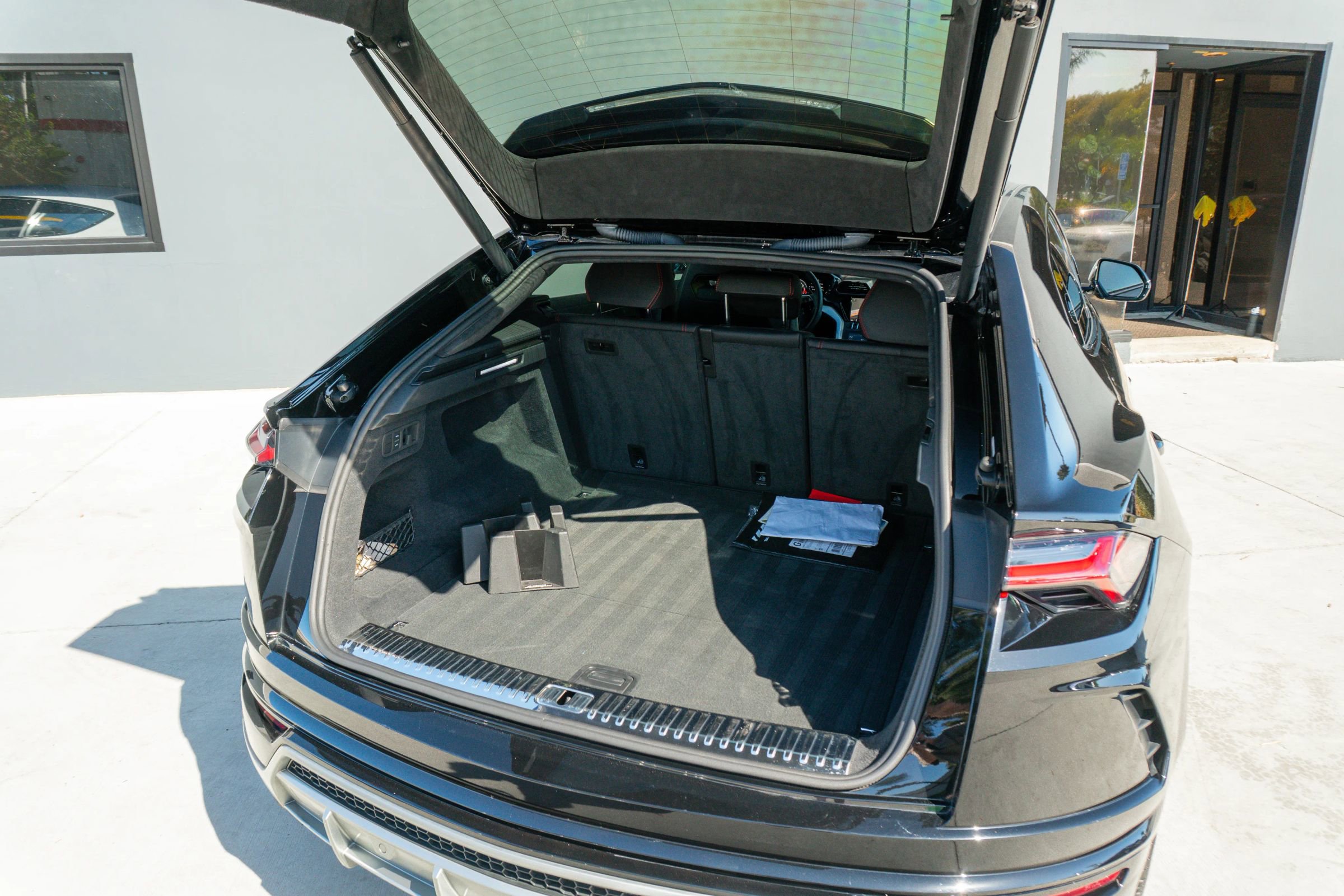 Used 2020 Lamborghini Urus image 59