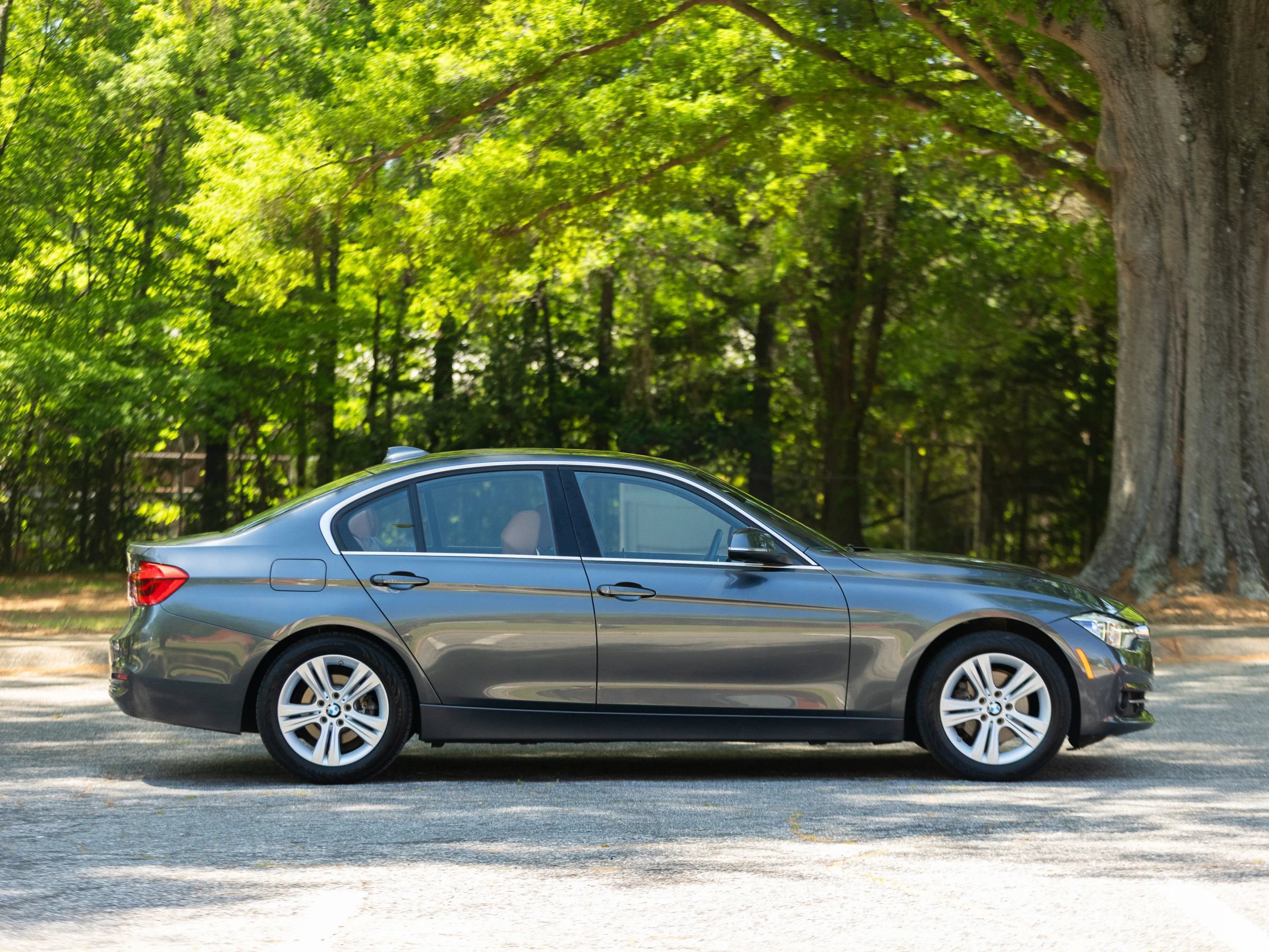 Used 2018 BMW 330i Sedan RWD image 8