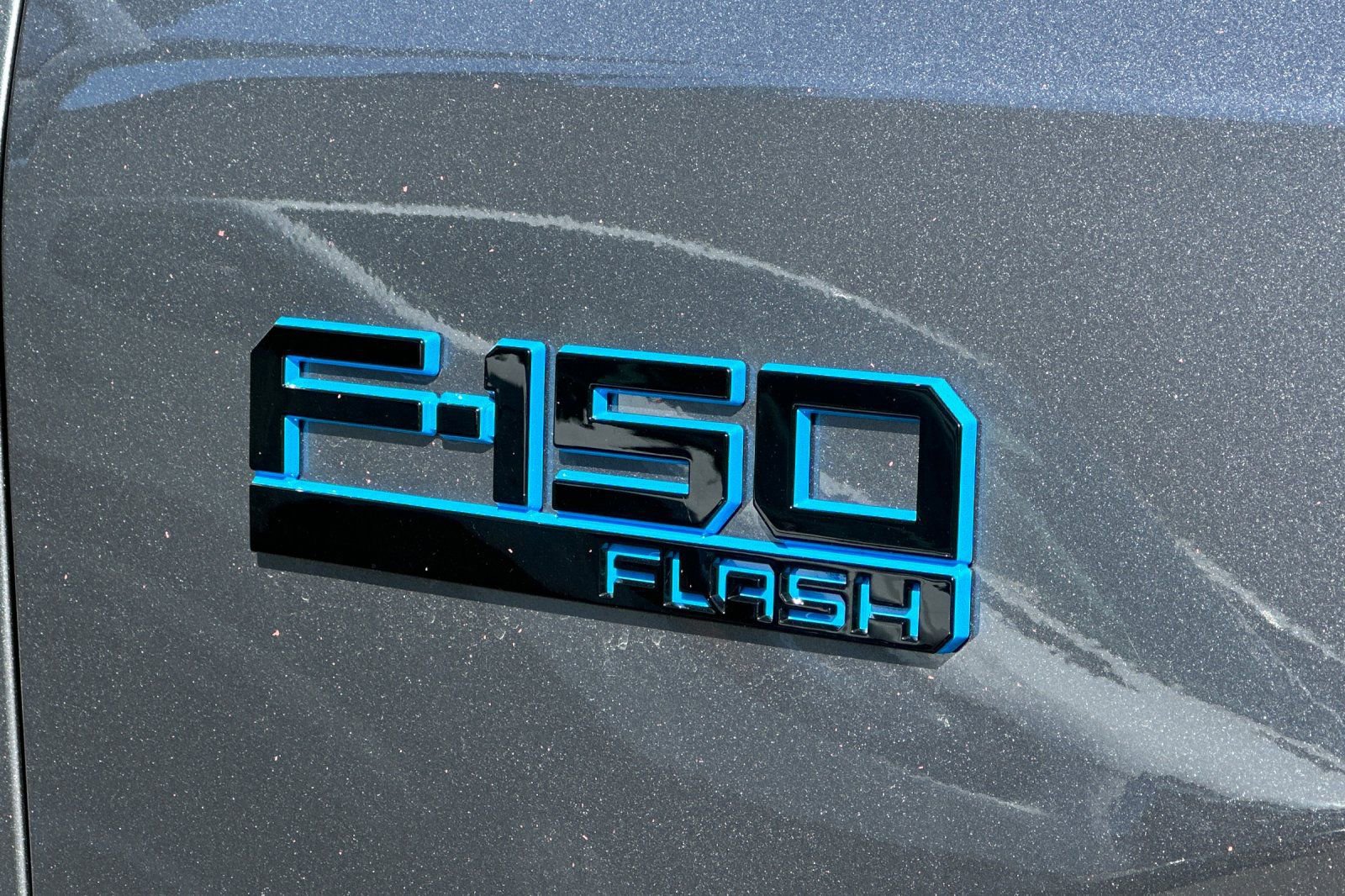 Used 2025 Ford F150 Lightning Flash image 9