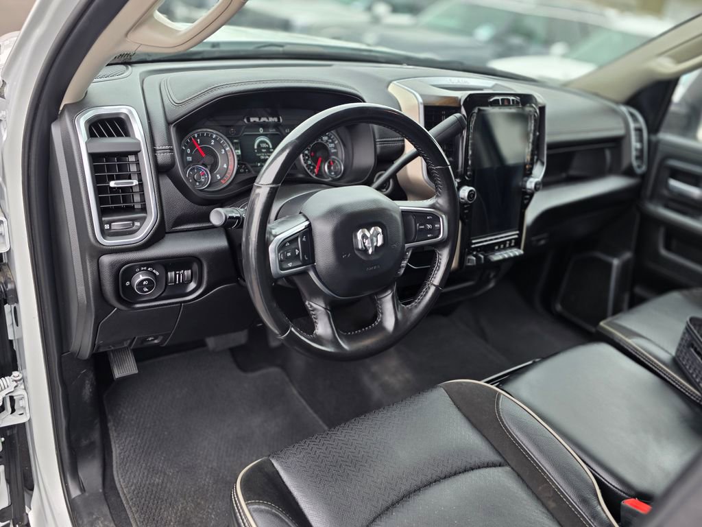 Used 2024 RAM 2500 Laramie AWD/4WD image 19