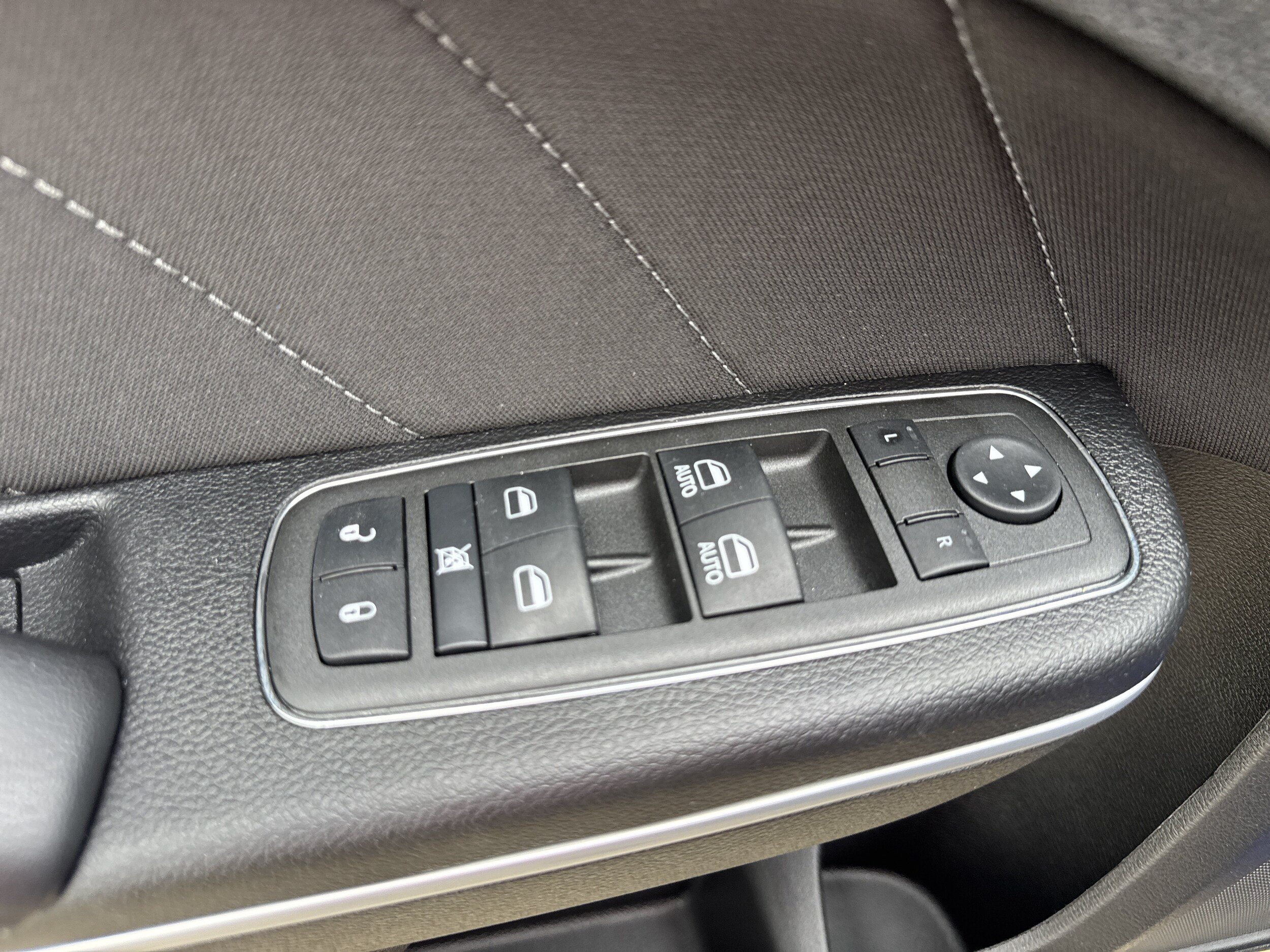 Used 2022 Dodge Charger SXT RWD image 8