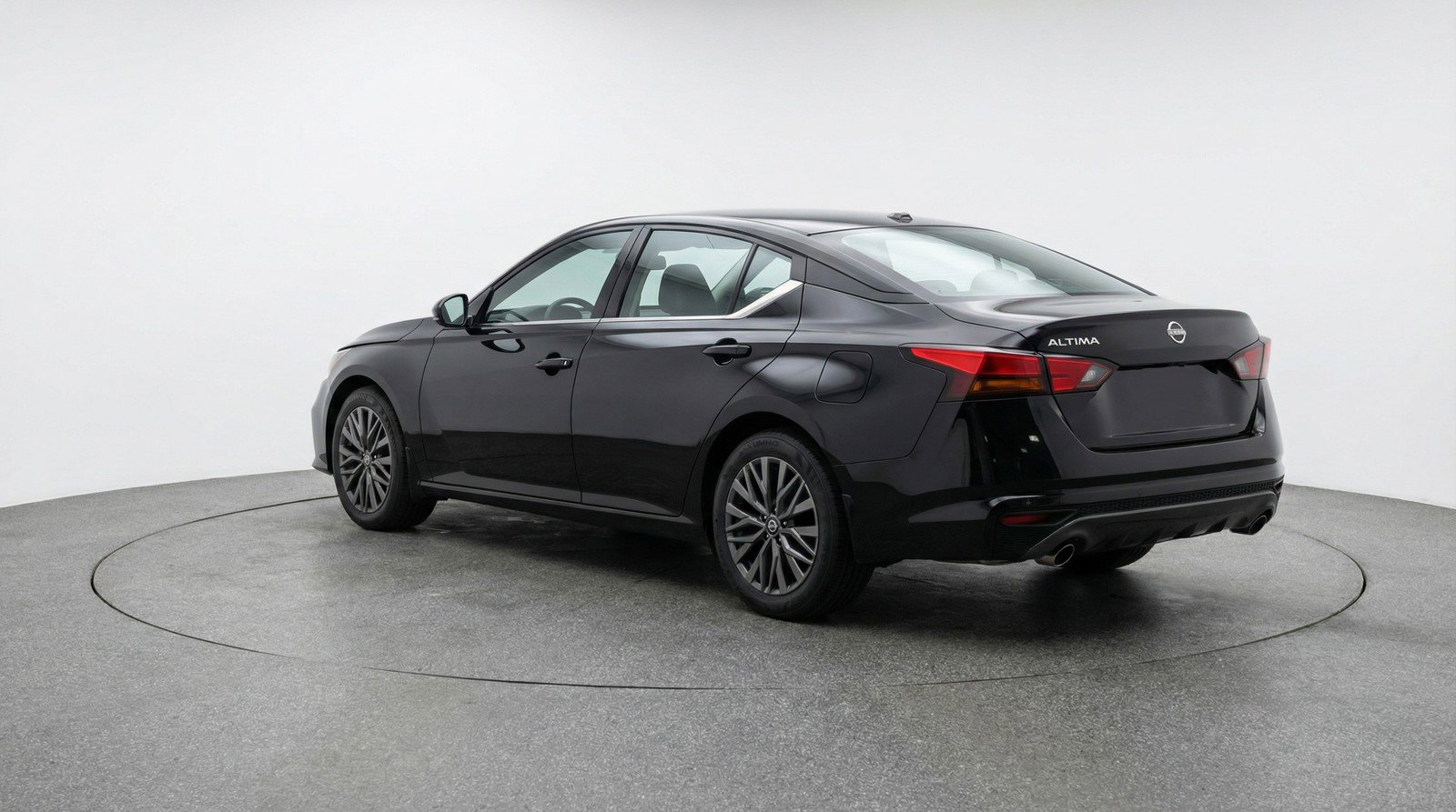 Used 2025 Nissan Altima 2.5 SV FWD image 5