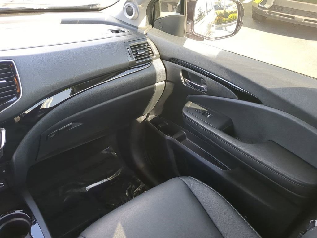 Used 2021 Honda Pilot Touring image 25