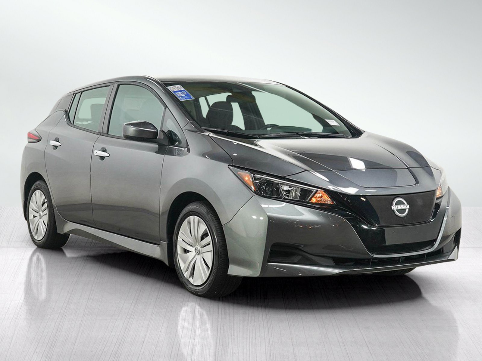 Used 2025 Nissan Leaf S FWD image 7