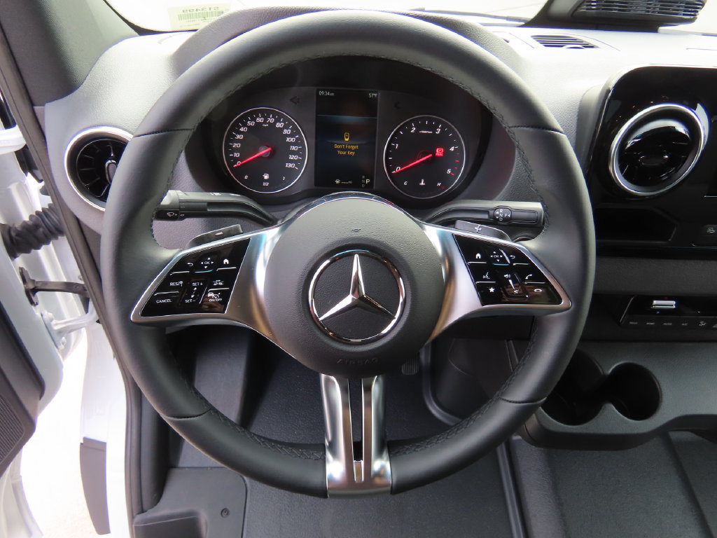 Used 2025 Mercedes-Benz Sprinter 2500 image 11