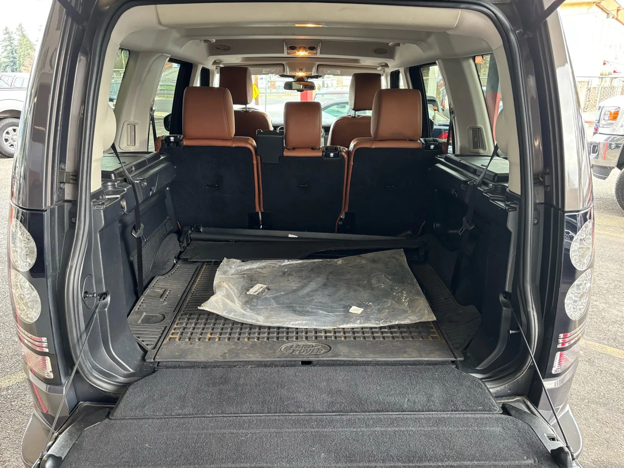 Used 2016 Land Rover LR4 HSE LUX image 22