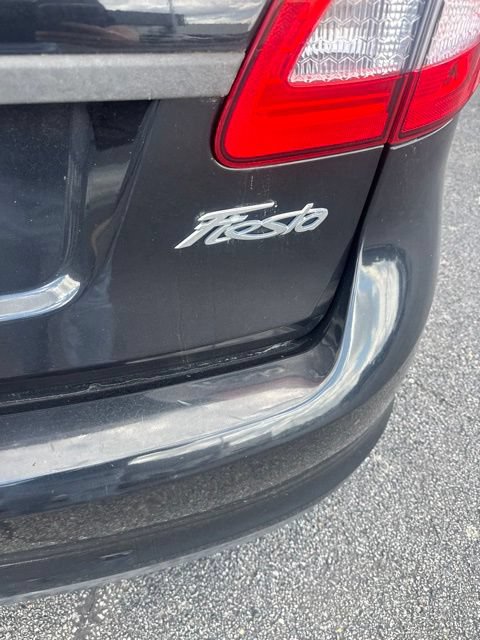 Used 2012 Ford Fiesta SE FWD image 5
