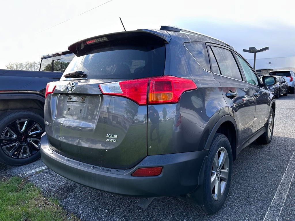 Used 2015 Toyota RAV4 XLE AWD/4WD image 4