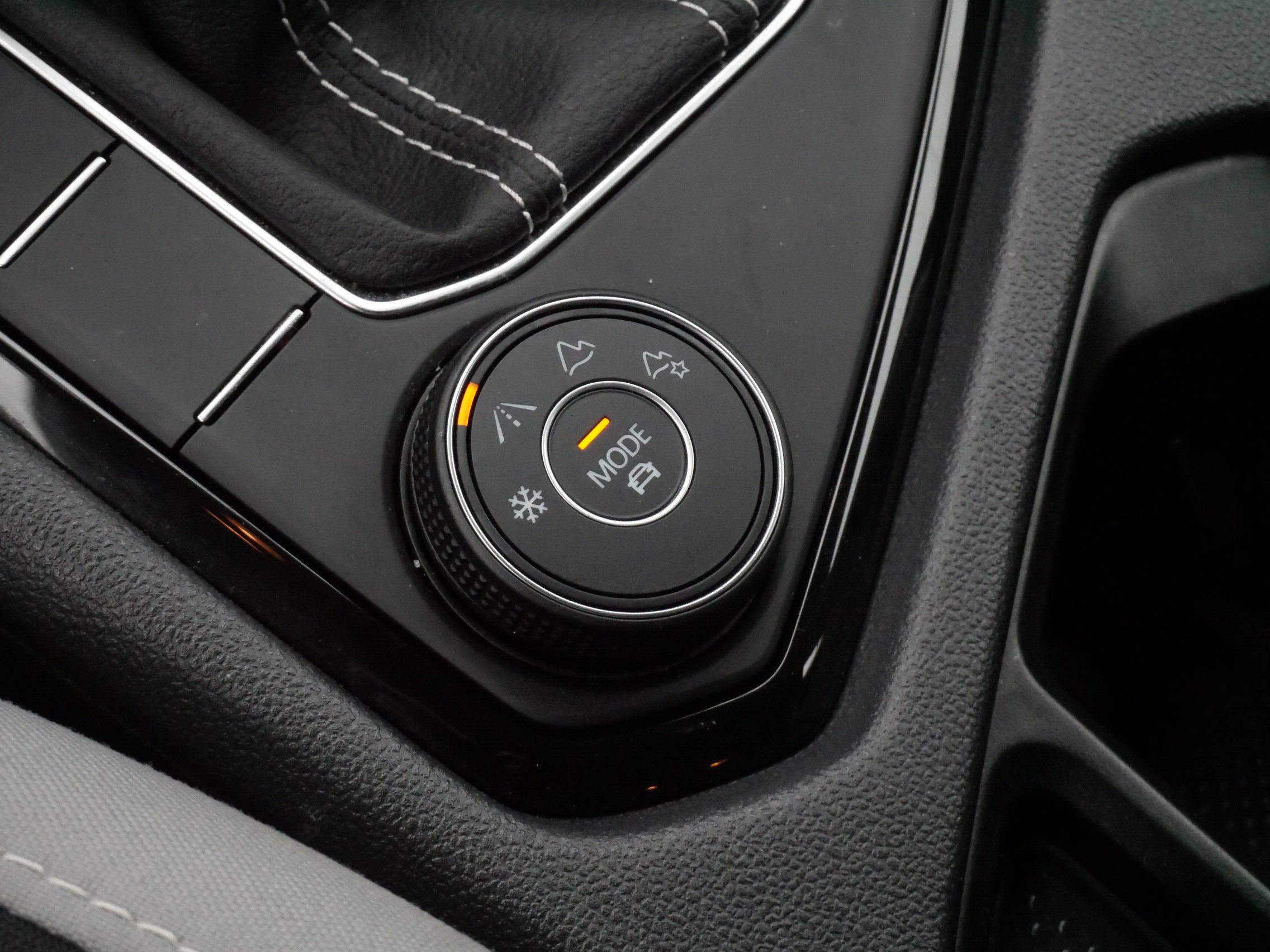 Certified 2024 Volkswagen Taos S image 28