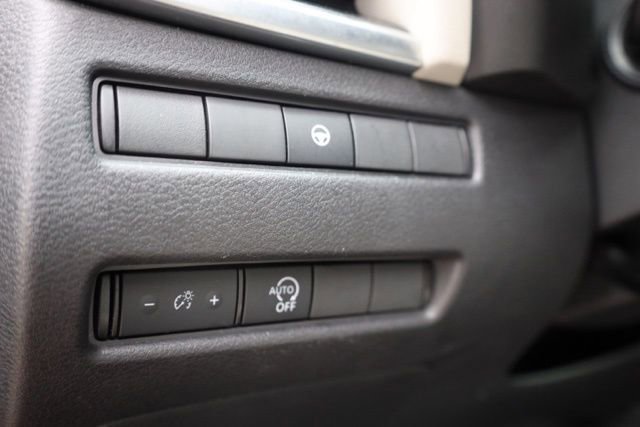 Used 2023 Nissan Rogue SL w/ SL Premium Package image 16