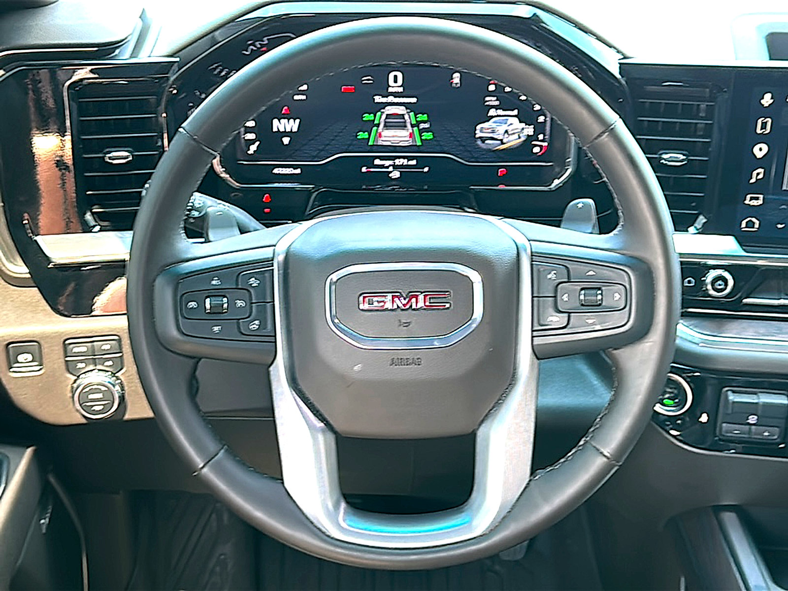 Used 2025 GMC Sierra 1500 SLT AWD/4WD image 30