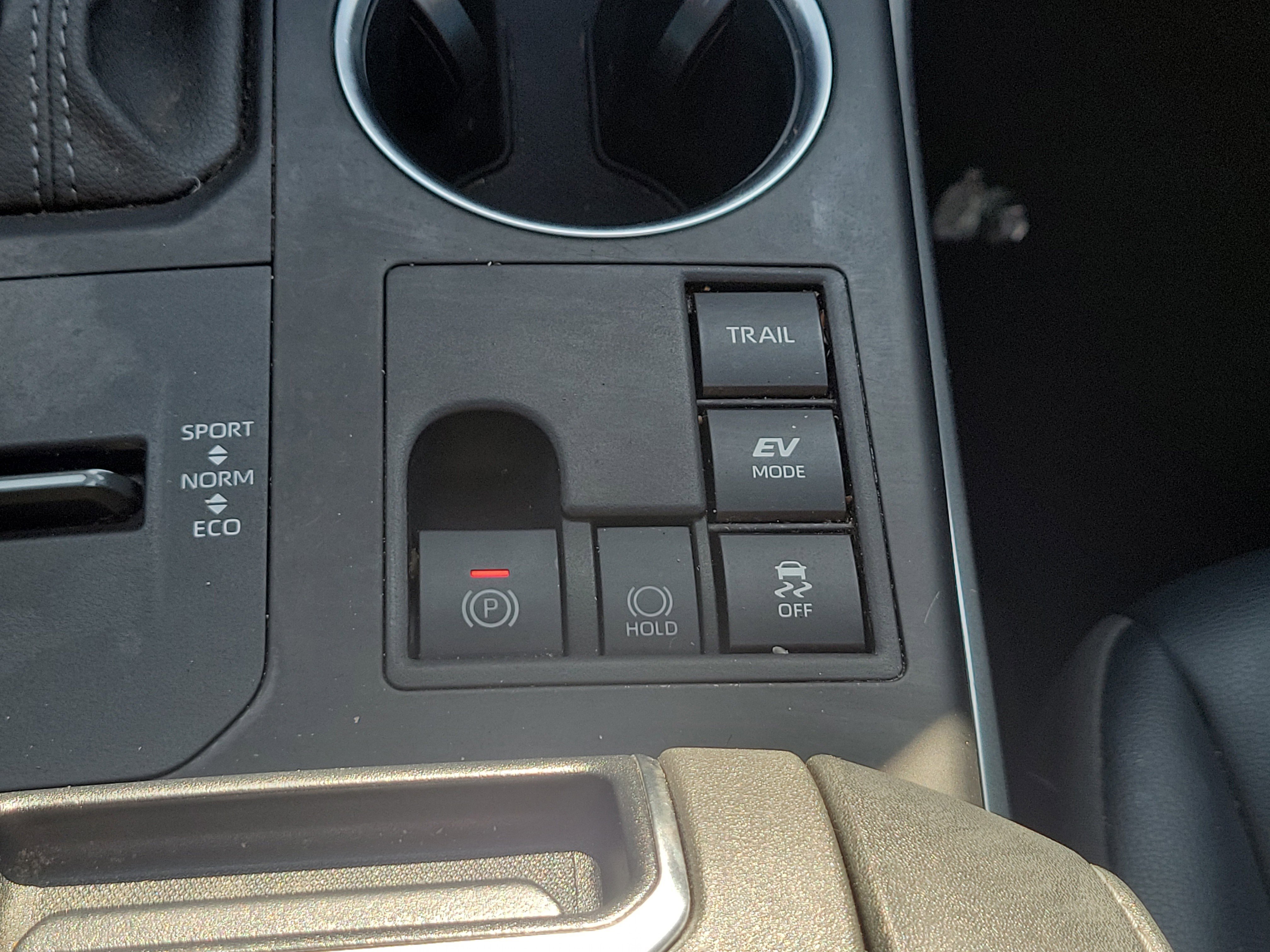 Used 2024 Toyota Highlander XLE image 35