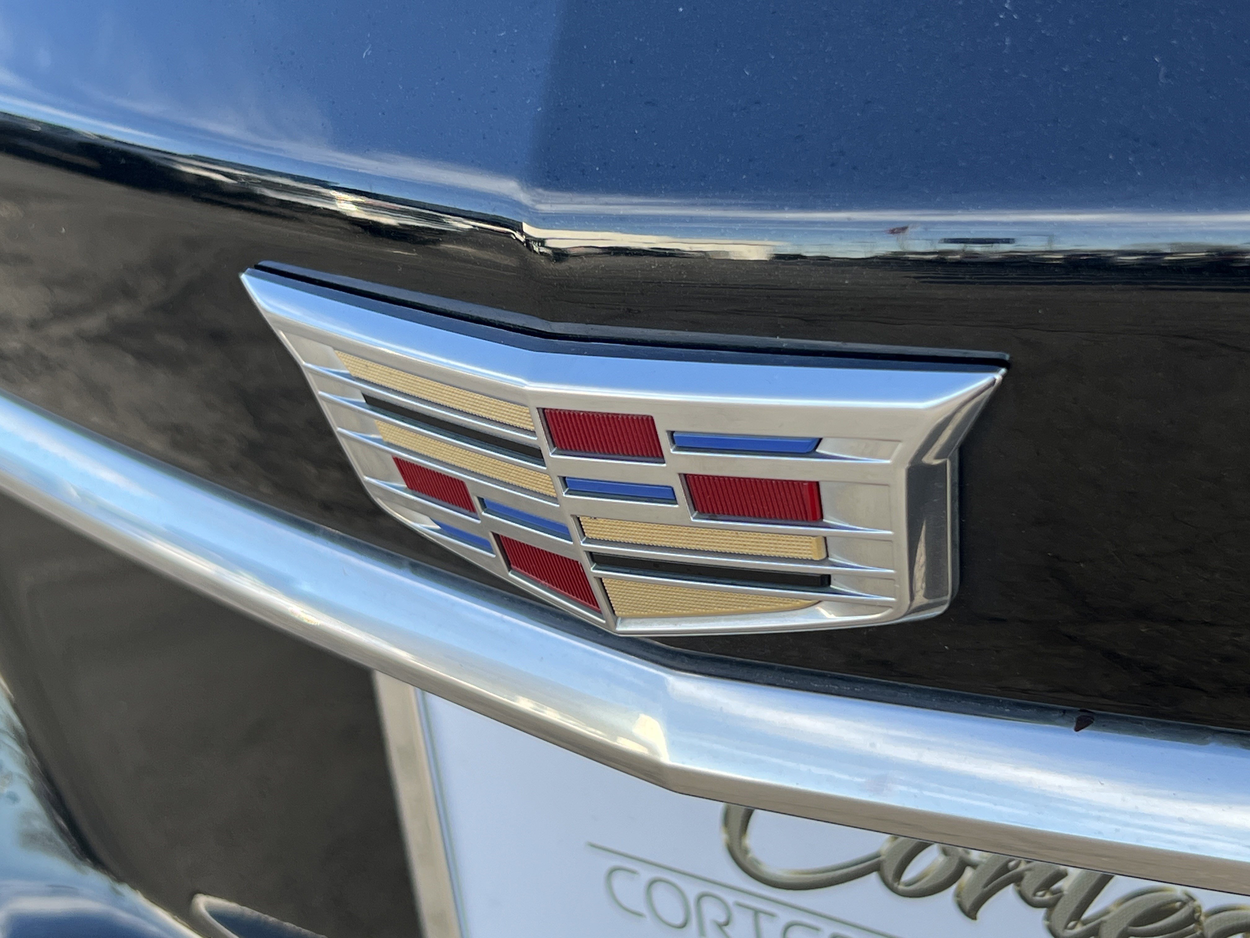 Used 2018 Cadillac XT5 Luxury w/ Driver Awareness Package FWD image 8