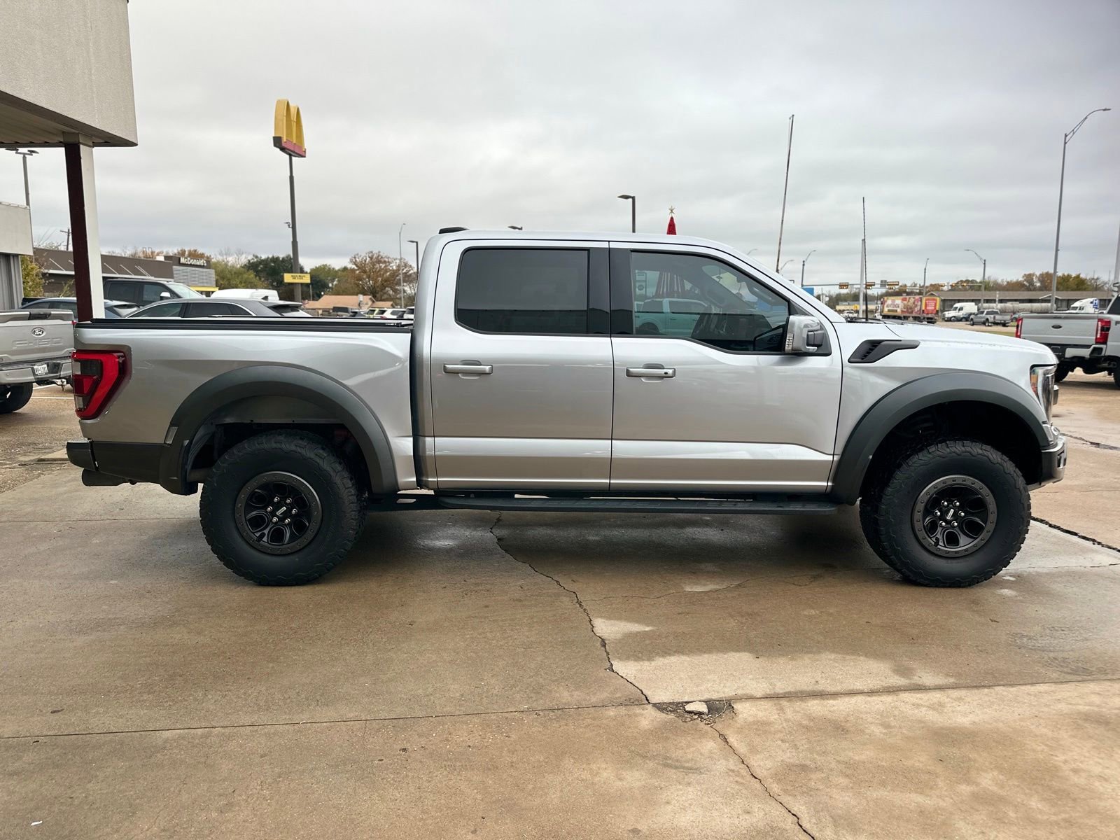 Used 2022 Ford F150 Raptor image 13