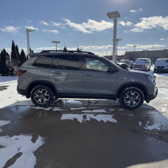 Certified 2022 Honda Passport TrailSport image 2