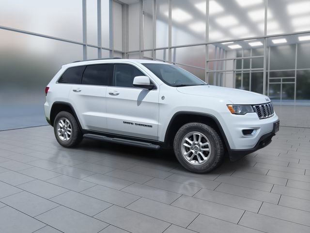 Used 2018 Jeep Grand Cherokee Laredo AWD/4WD image 2