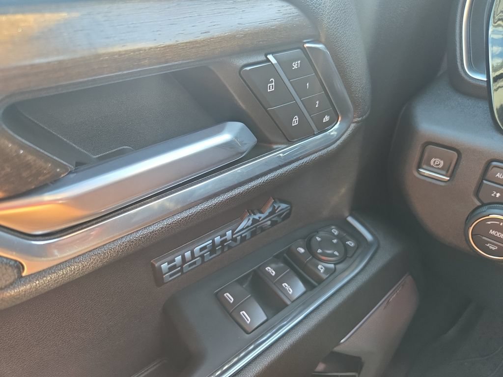 Used 2024 Chevrolet Silverado 1500 High Country w/ Technology Package AWD/4WD image 26