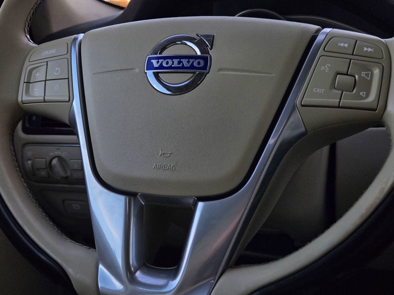 Used 2016 Volvo XC70 T5 Premier image 28