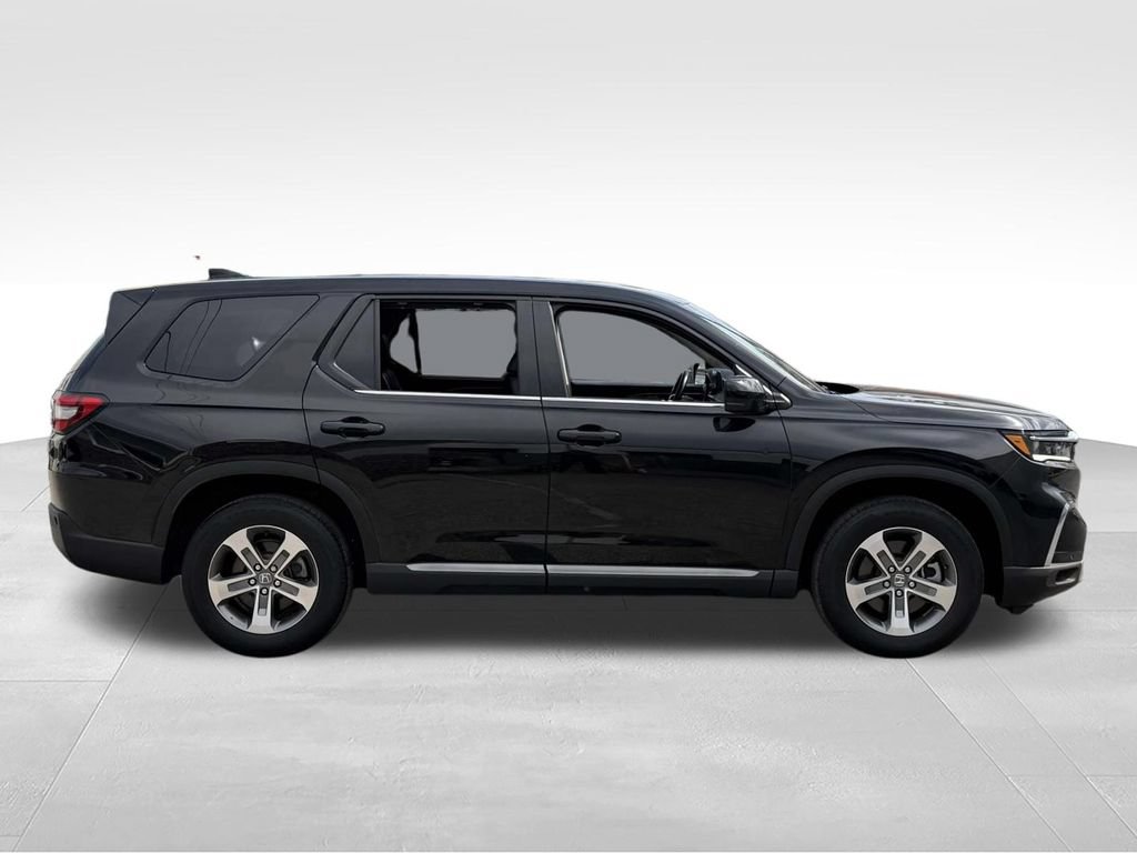 Used 2025 Honda Pilot EX-L image 10