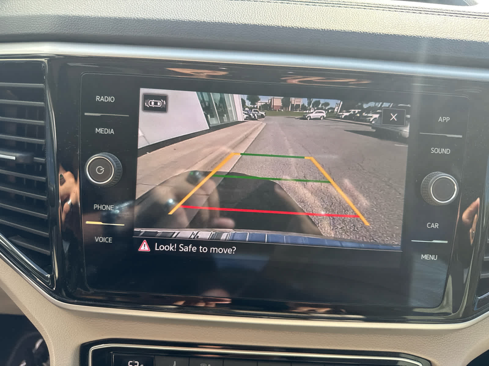 Certified 2023 Volkswagen Atlas SE w/ Panoramic Sunroof Package FWD image 13