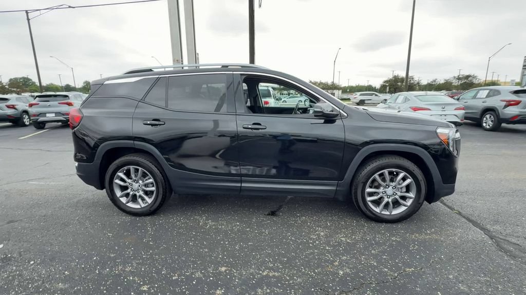 Used 2024 GMC Terrain SLT FWD image 9