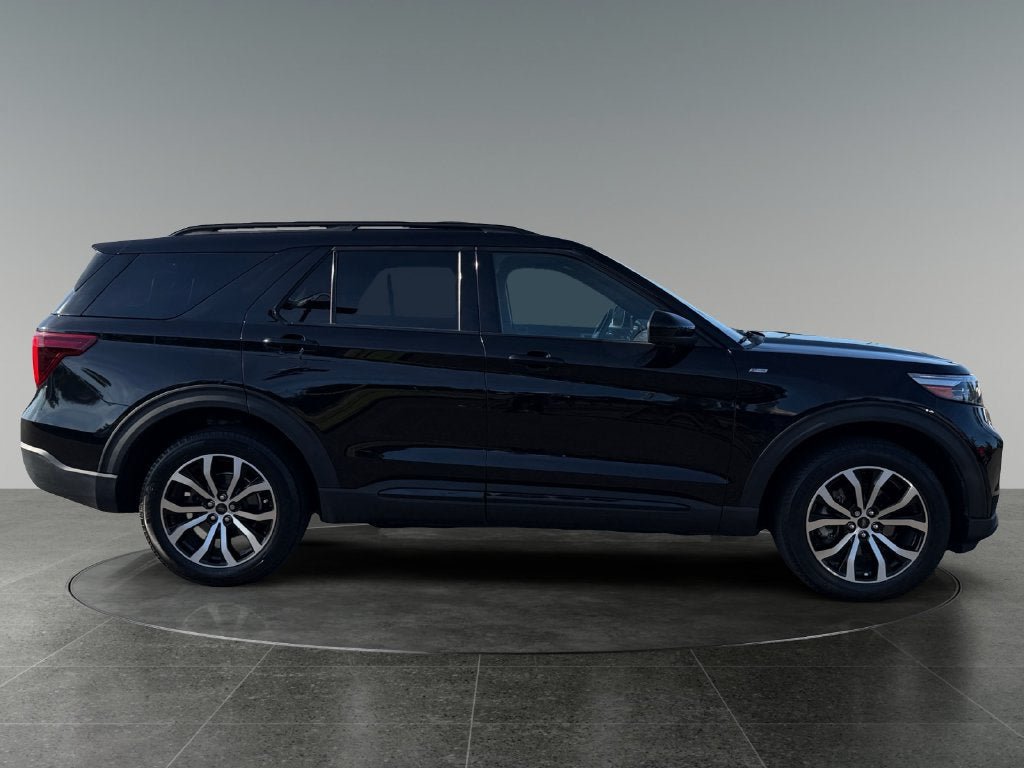 Used 2022 Ford Explorer ST-Line AWD/4WD image 10