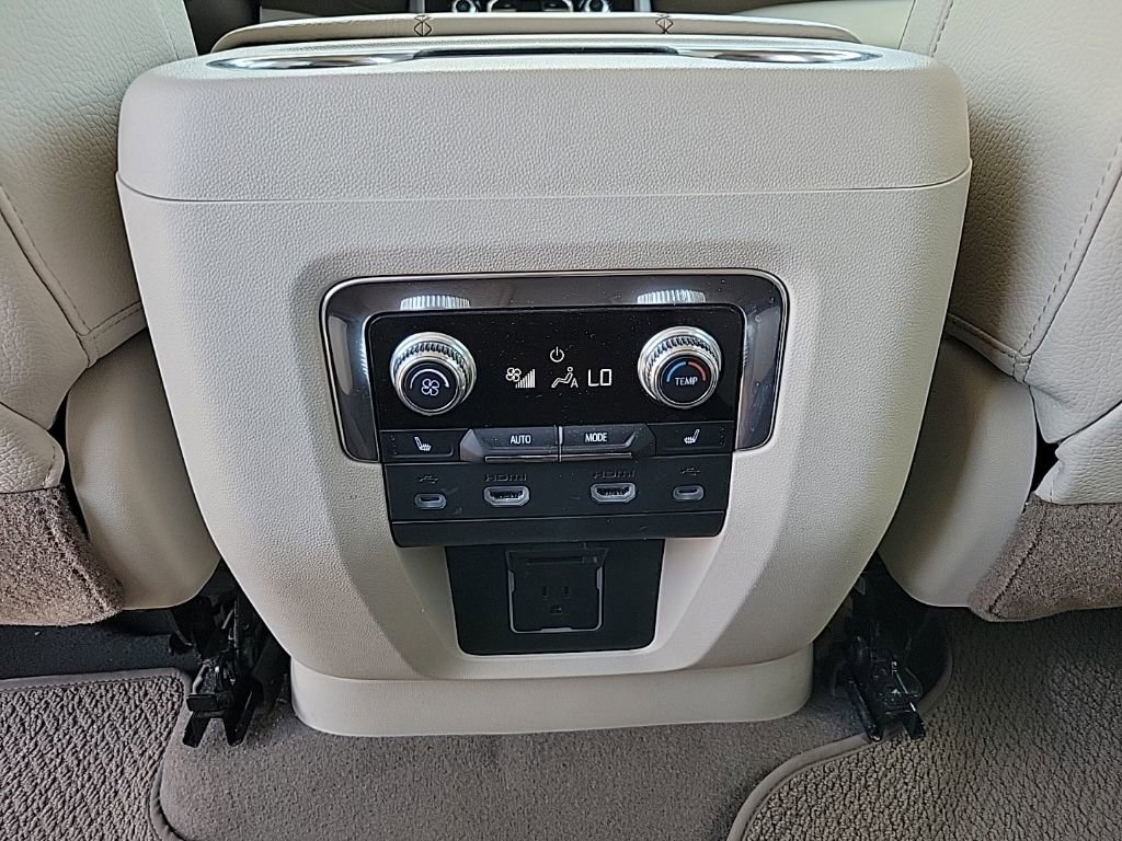 Used 2021 GMC Yukon XL Denali w/ Denali Ultimate Package RWD image 16