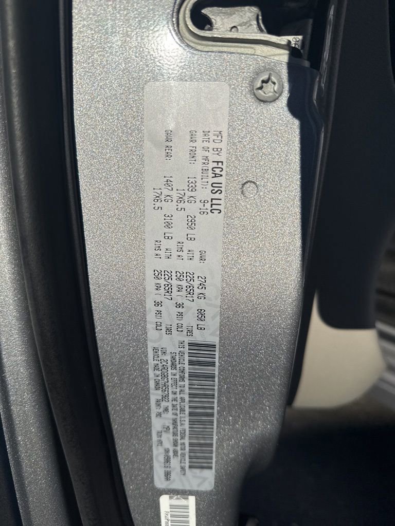 Used 2017 Dodge Grand Caravan SE image 29