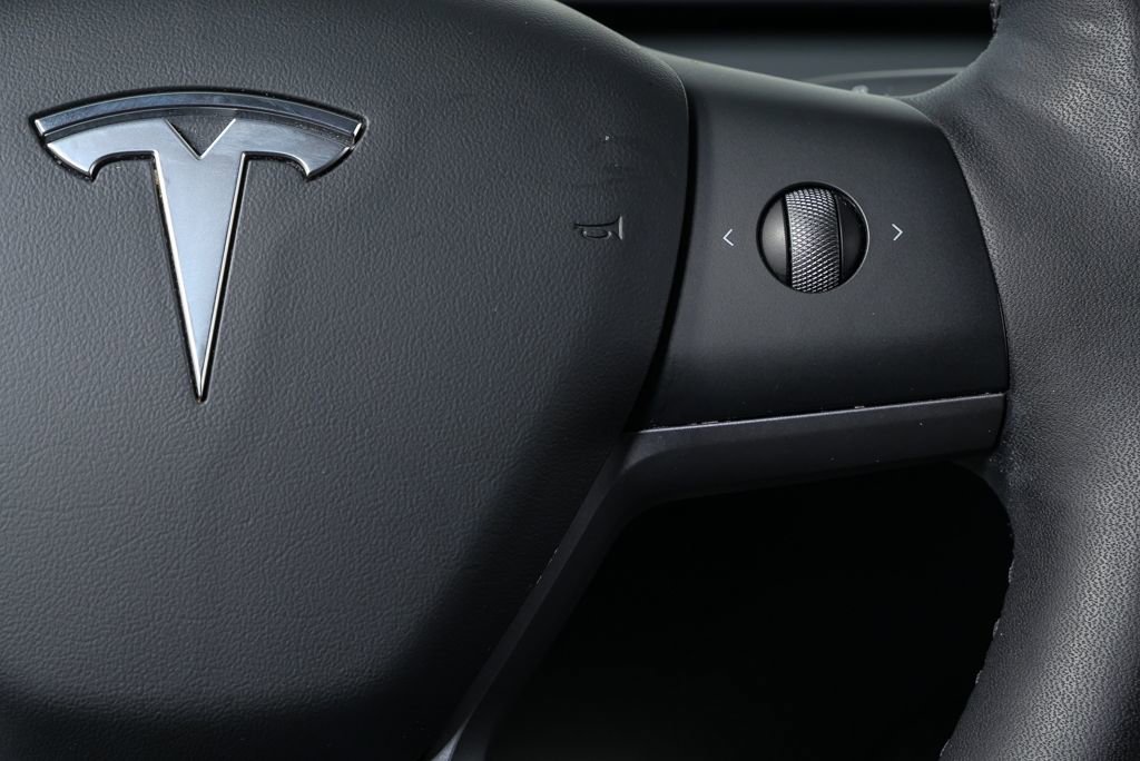 Used 2021 Tesla Model Y Performance image 26