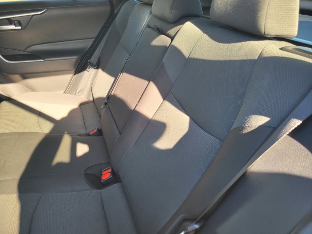 Used 2024 Toyota RAV4 XLE FWD image 15