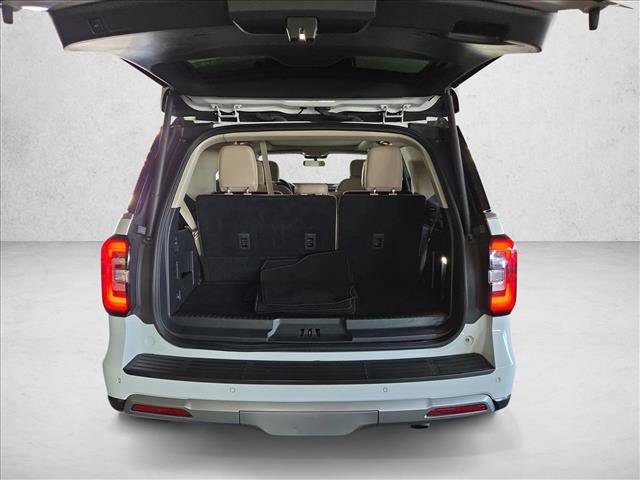 Used 2024 Ford Expedition Limited AWD/4WD image 6