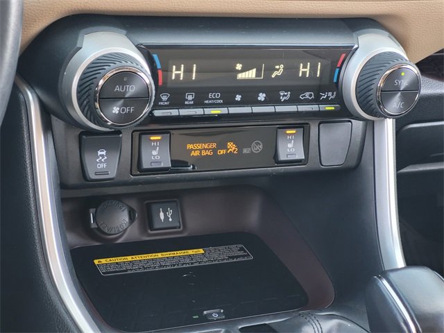 Used 2019 Toyota RAV4 Limited image 27