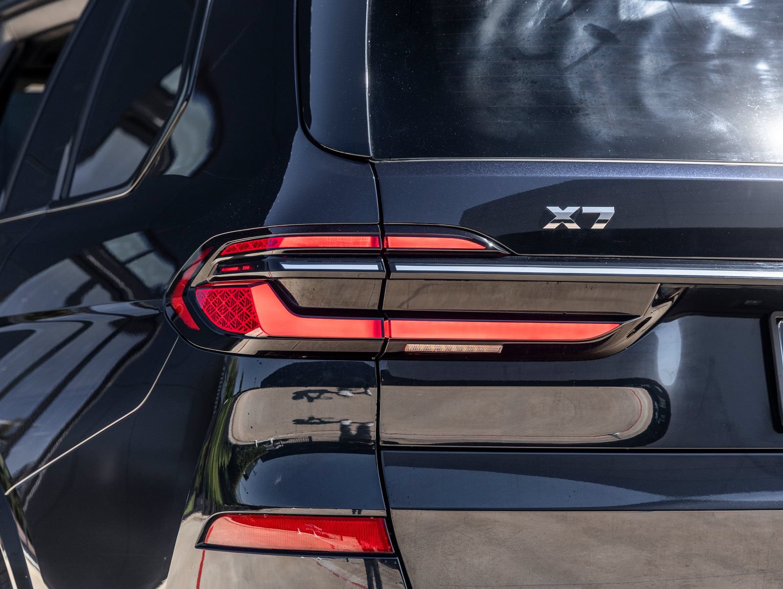 Used 2024 BMW X7 M60i AWD/4WD image 11