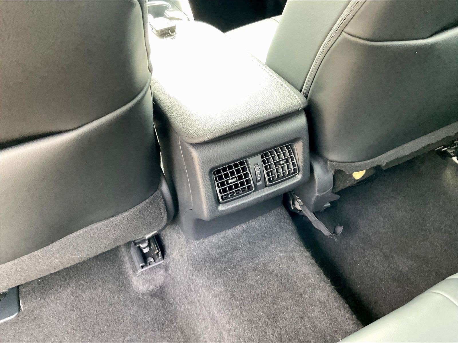 Used 2020 Toyota Camry XSE FWD image 10