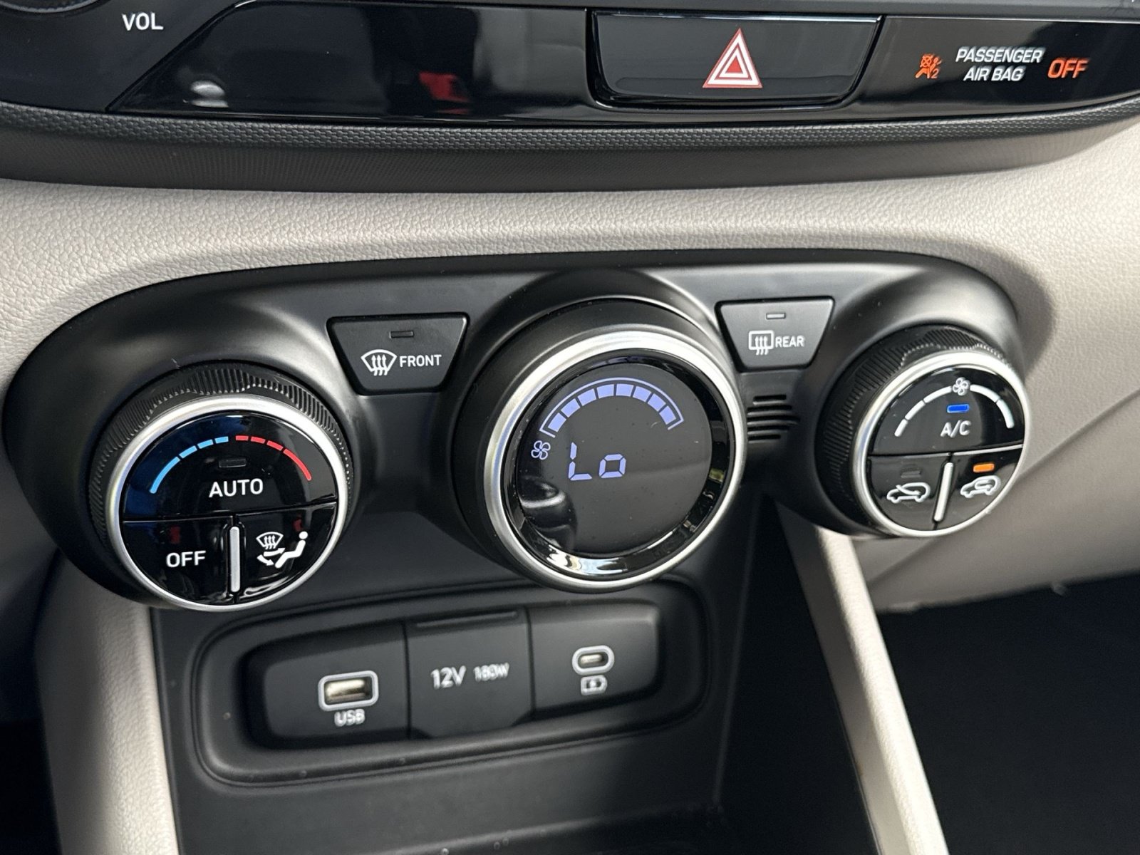 Certified 2024 Hyundai Venue SEL FWD image 19