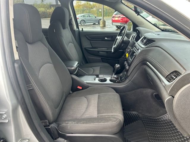 Used 2017 Chevrolet Traverse LT image 15