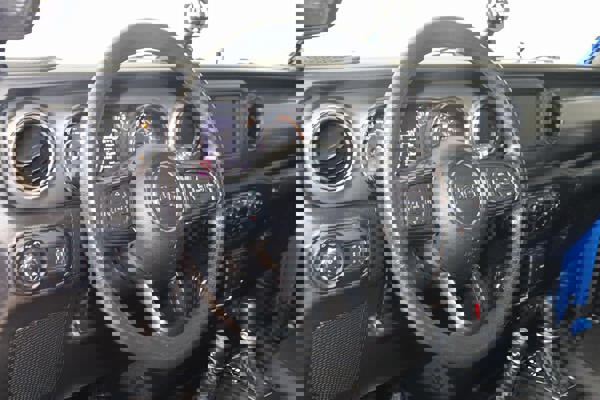 Used 2023 Jeep Gladiator Sport w/ Trailer Tow Package image 7