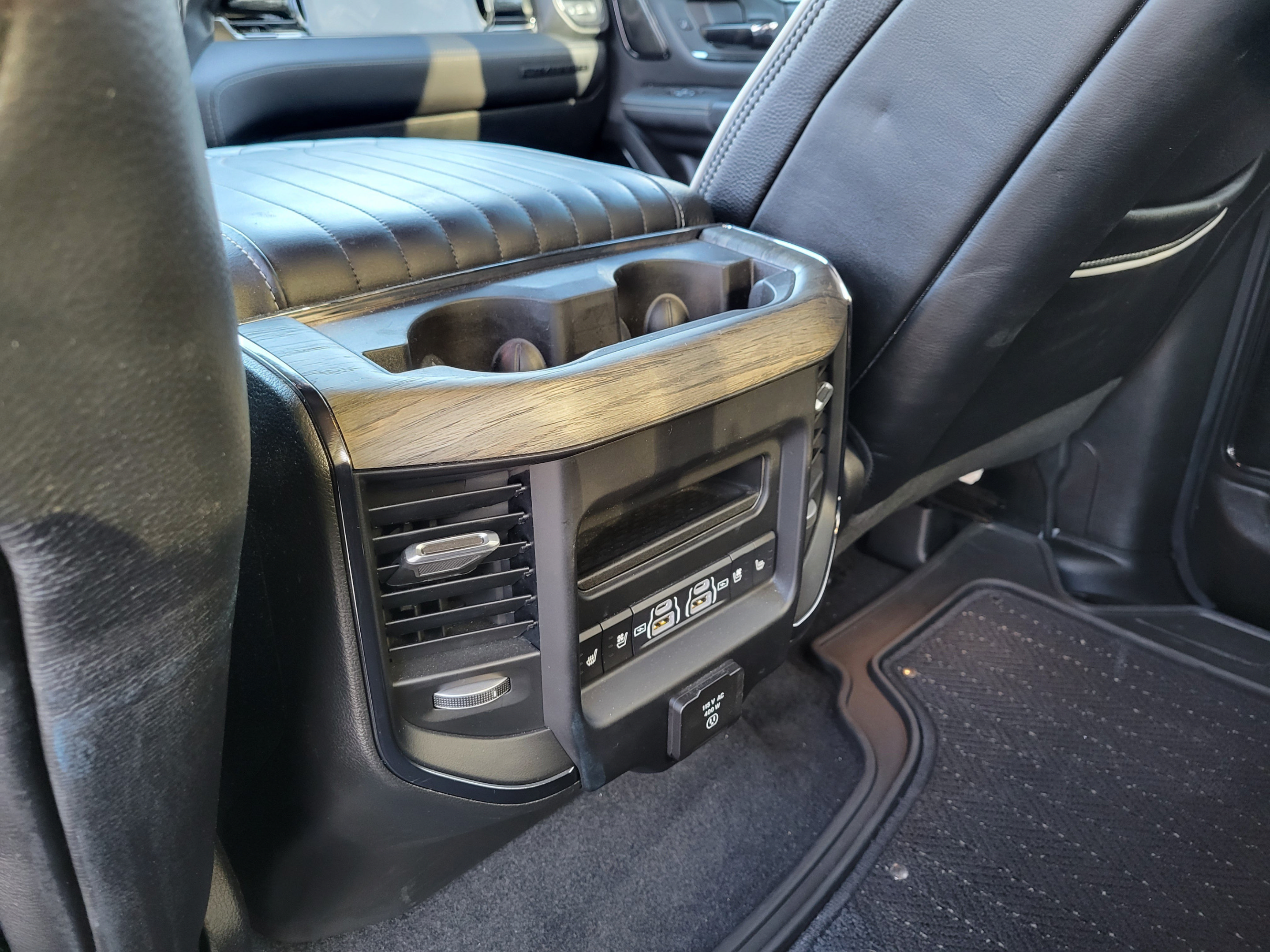 Used 2025 RAM 1500 Limited AWD/4WD image 11