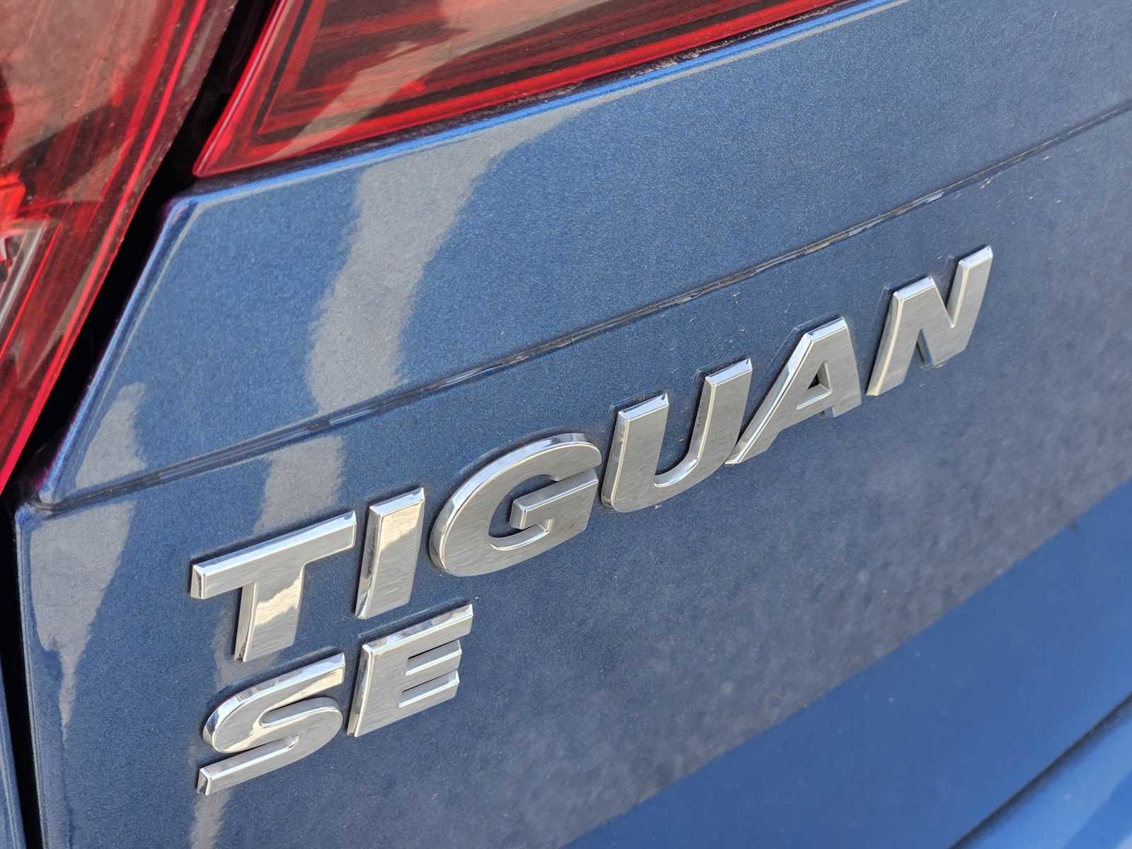 Used 2018 Volkswagen Tiguan SE FWD image 11