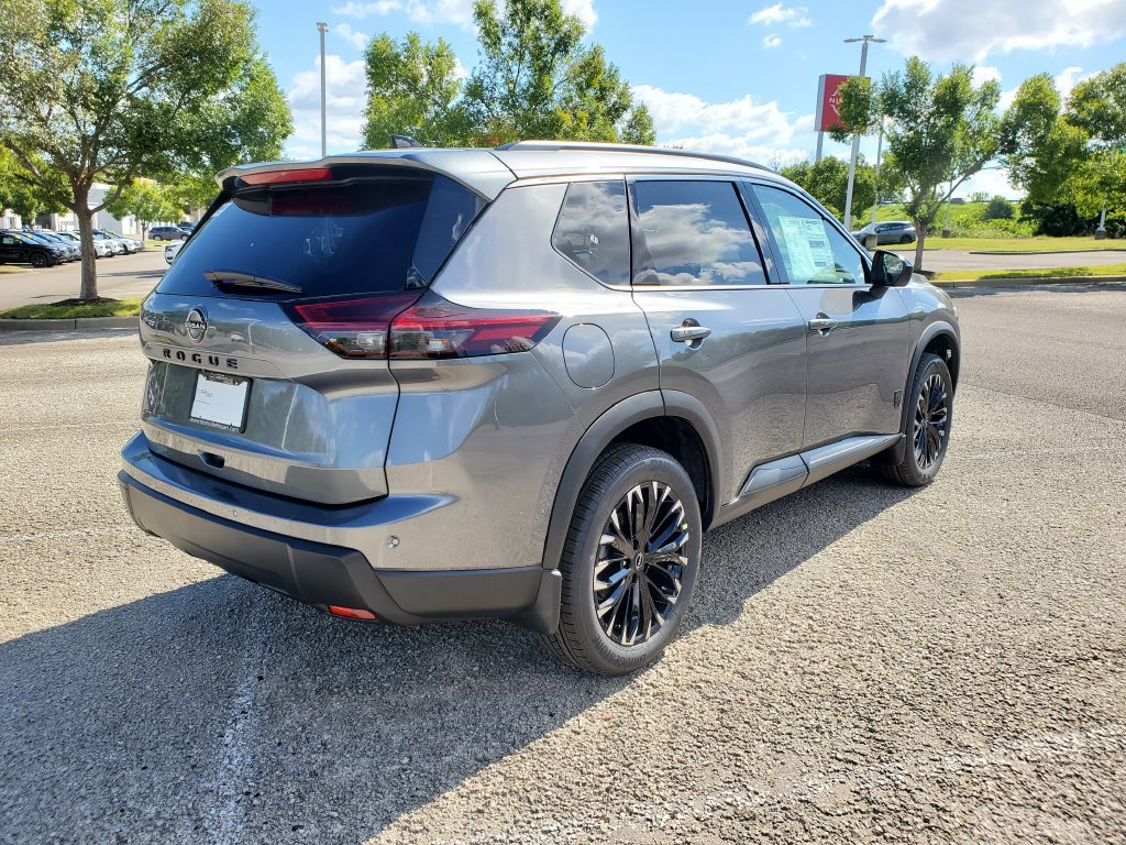 New 2026 Nissan Rogue Dark Armor FWD image 4