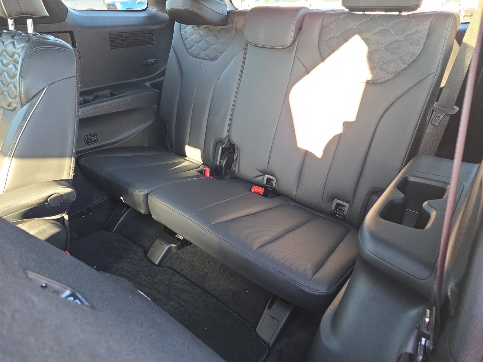 Used 2022 Hyundai Palisade Calligraphy image 19