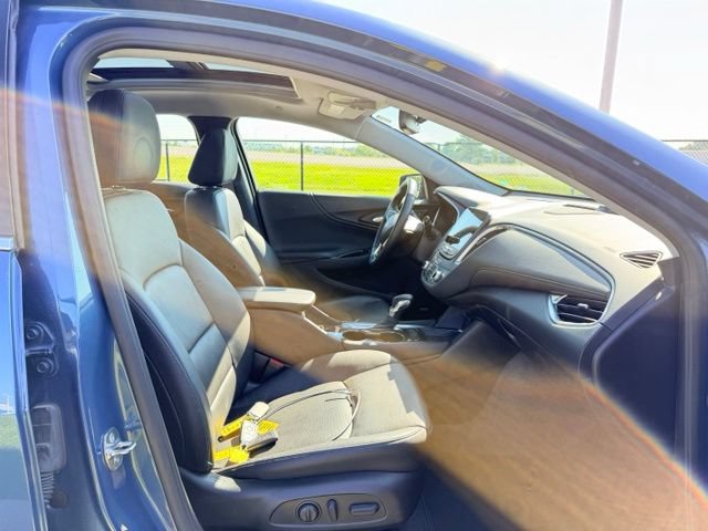 Used 2025 Chevrolet Malibu LT FWD image 11
