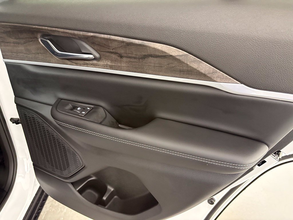 New 2027 Jeep Grand Cherokee Altitude RWD image 37