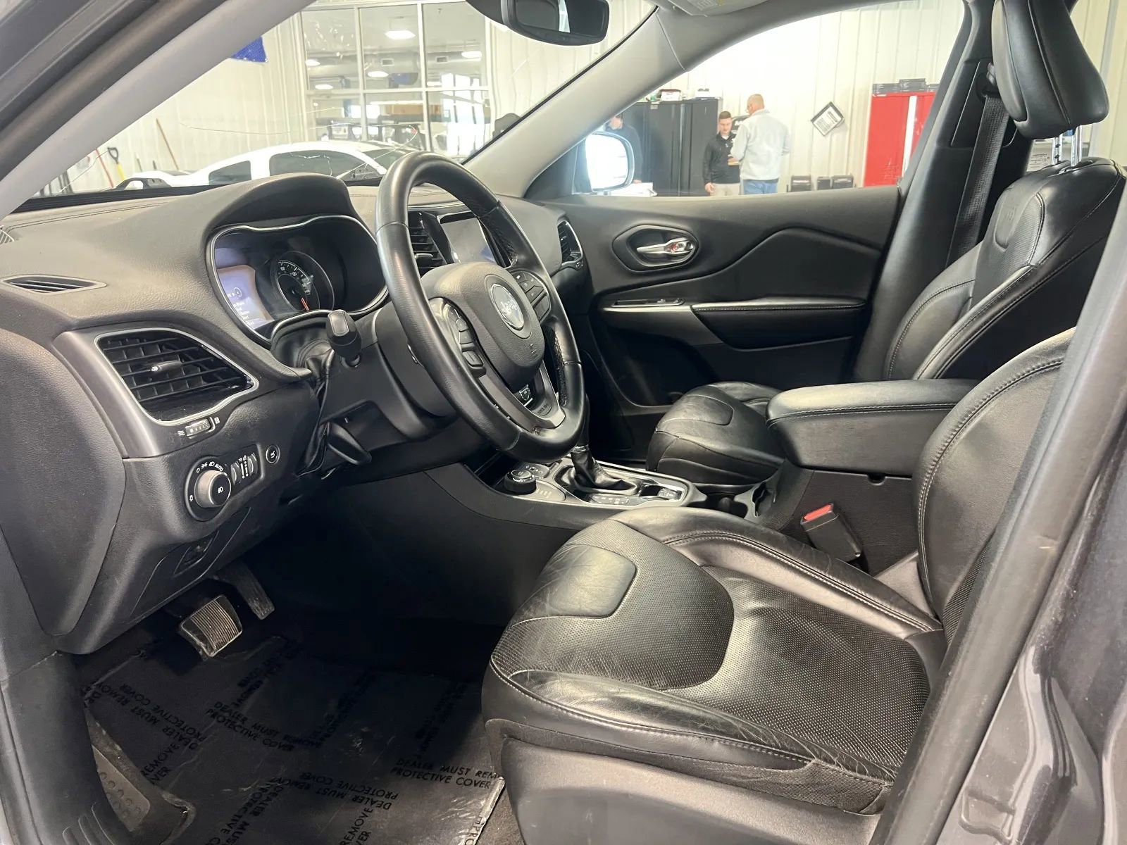 Used 2020 Jeep Cherokee Limited image 10