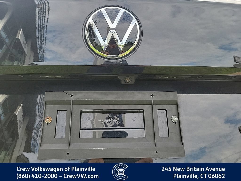 Certified 2023 Volkswagen Taos SE w/ Panoramic Sunroof Package AWD/4WD image 29